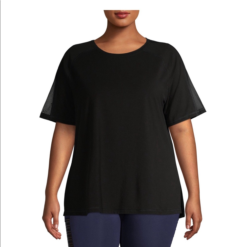 Women’s plus size active wicking side slit t-shirt